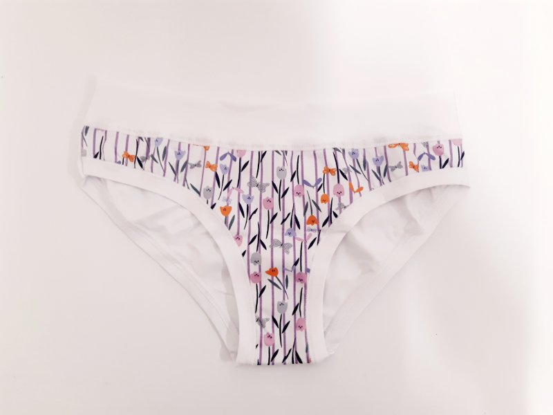 Lovelygirl dámské kalhotky 6765 bílé | Vermali.cz